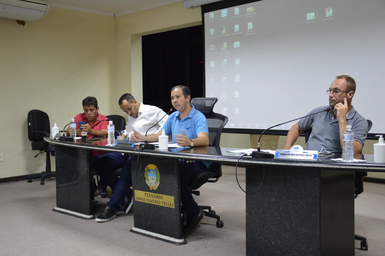 Aconteceu na Câmara Municipal de Piracaia a reunião pública com os servidores da rede municipal de ensino.