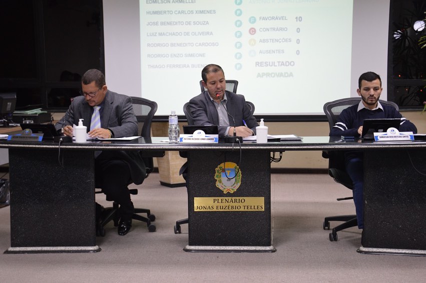 Na noite de terça-feira aconteceu a 8ª sessão ordinária na Câmara Municipal.