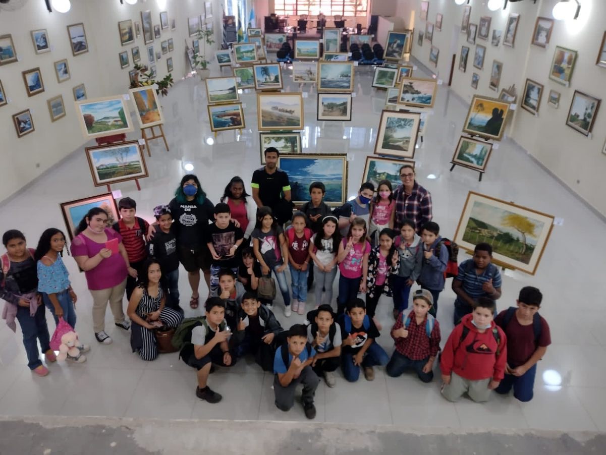 Recebemos hoje (21/09) na Câmara Municipal de Piracaia, os alunos do 2°, 3°, 4° e 5° ano da Escola Eurides Barari, para visitação da exposição dos quadros pintados pelo artista plástico Tazula