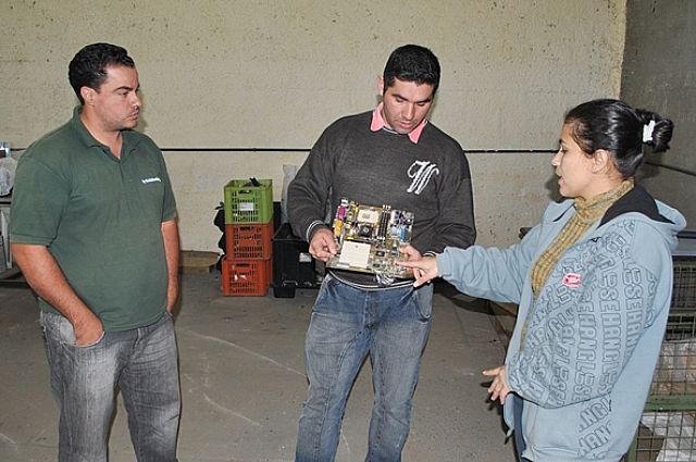 Prof. Wanderley visita empresa “Inforeciclagem”