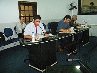 Projeto de Lei que instituí tarifa para iluminação pública é rejeitado pelos vereadores