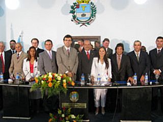 POSSE DOS PODERES EXECUTIVO E LEGISLATIVO