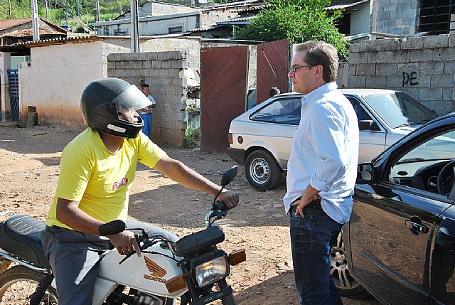 Glauco Godoy intercede por moradores da Vila Teodoro