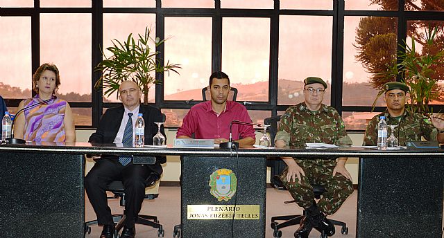 Junta Militar realizada cerimônia de entrega do “Certificado de Dispensa de Incorporação” na Câmara Municipal 