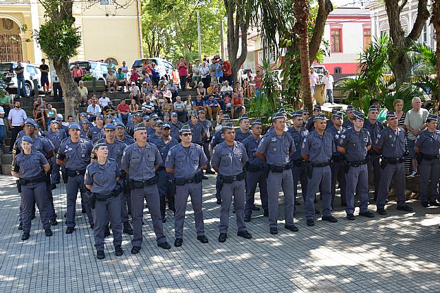 Homenagens aos policiais que prenderam os assaltantes de Banco da Caixa Econômica em Piracaia.